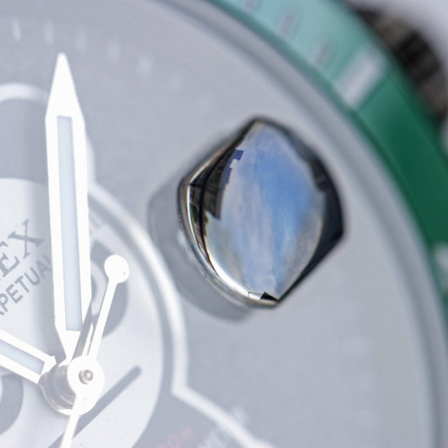 SUBMARINER DATE 40MM CUSTOM GREEN BEZEL BLACK BEAR DIAL