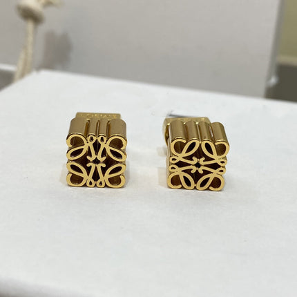 ANAGRAM STUD EARRINGS GOLD