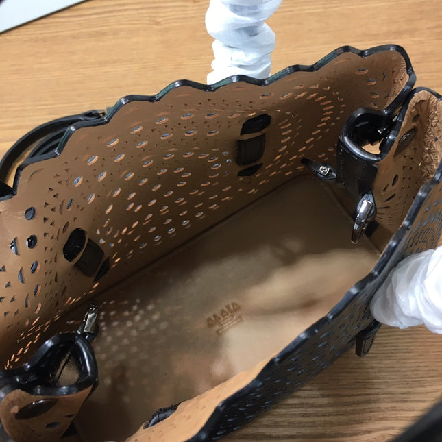 MINA 20 BAG IN BLACK VIENNA CALFSKIN