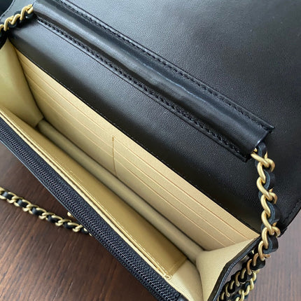 CLASSIC WOC 19CM BLACK LAMBSKIN GOLD HARDWARE