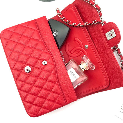 FLAP BAG MEDIUM 25CM RED CAVIAR SILVER HARDWARE