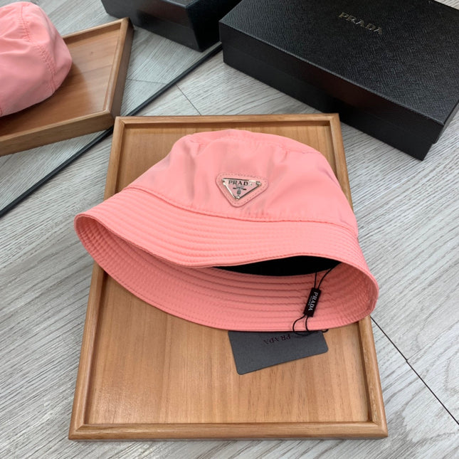 BUCKET HAT IN ROUGE PINK RE-NYLON 234103