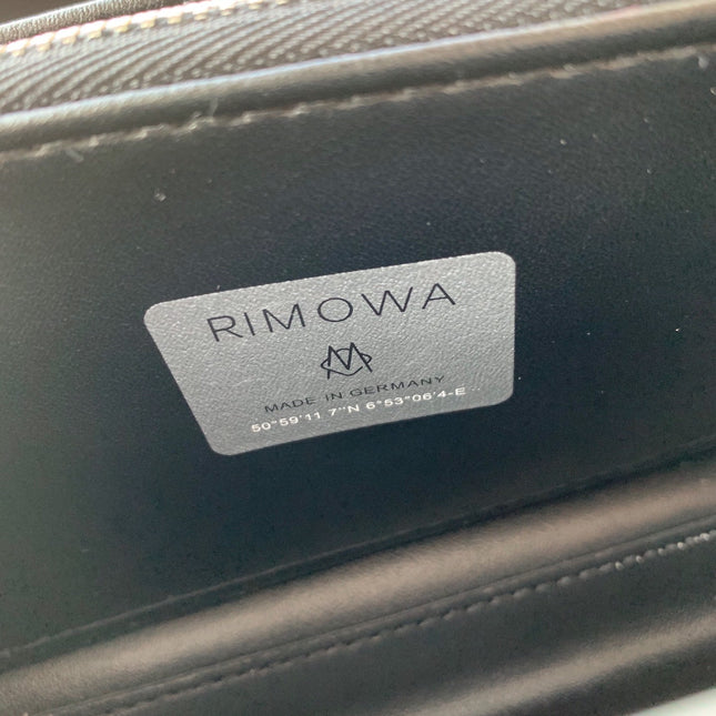 RIMOWA 20 CASE BAG IN BLACK ALUMINUM MAGNESIUM