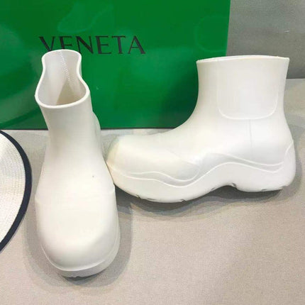 PUDDLE ANKLE BOOT IN WHITE RUBBER