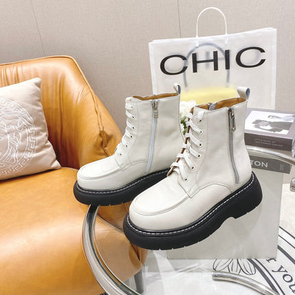 BOTTEGA VENETA 26S ZIP-UP PLATFORM ANKLE BOOTS IN OFF WHITE CALFSKIN