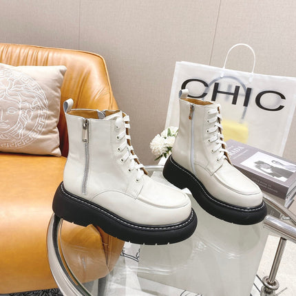 BOTTEGA VENETA 26S ZIP-UP PLATFORM ANKLE BOOTS IN OFF WHITE CALFSKIN