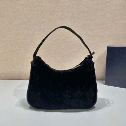 HOBO BAG 23 IN BLACK RABBIT FUR