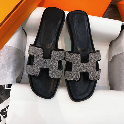 0ran Sandal Caviar Black Leather