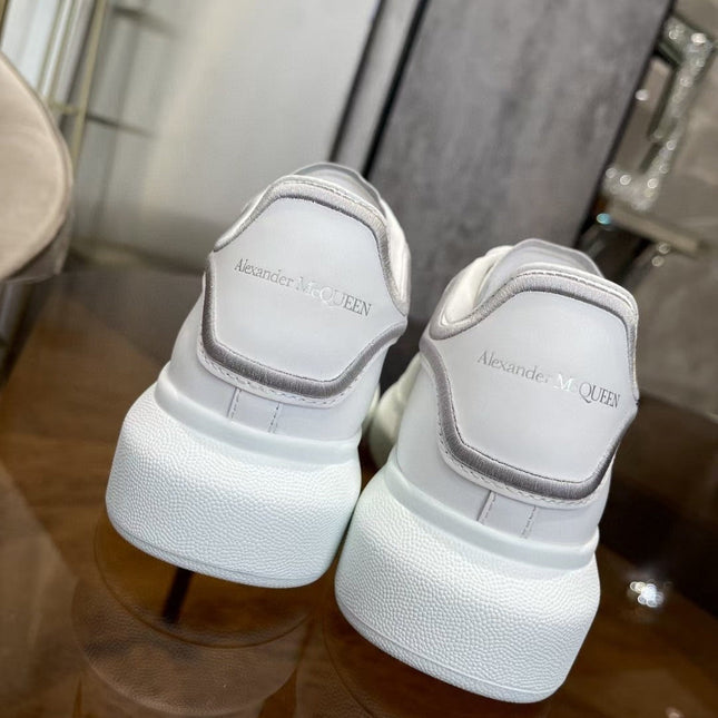 OVERSIZED SNEAKER IN WHITE CALFSKIN WITH GREY STITCHED HEEL TAB