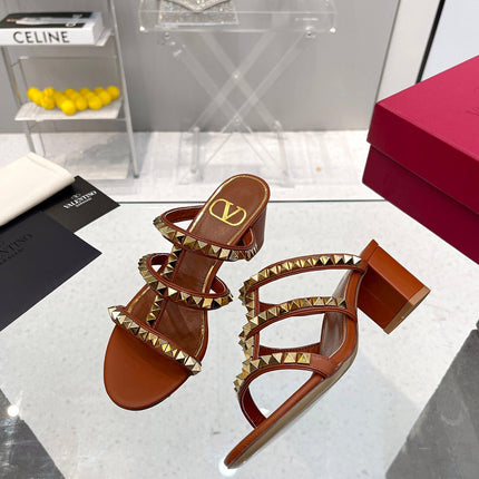 VALENTINO 26S ROCKSTUD STRAPPY BLOCK HEEL SLIDE SANDALS IN BROWN CALFSKIN GOLD HARDWARE