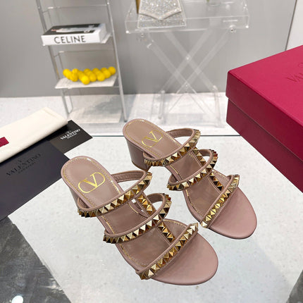 VALENTINO 26S ROCKSTUD STRAPPY BLOCK HEEL SLIDE SANDALS IN NUDE PINK CALFSKIN GOLD HARDWARE