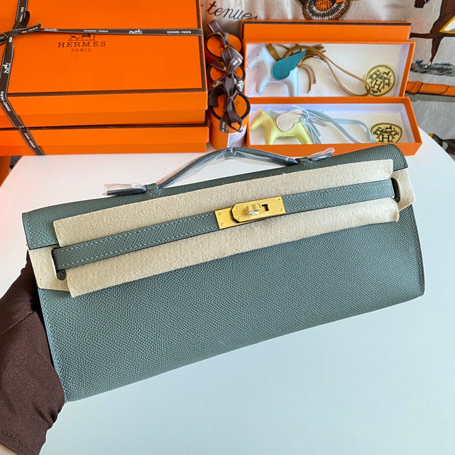 KELLY CUT 31 IN SEAFOAM GREEN CALFSKIN WITH GOLD HARDWARE