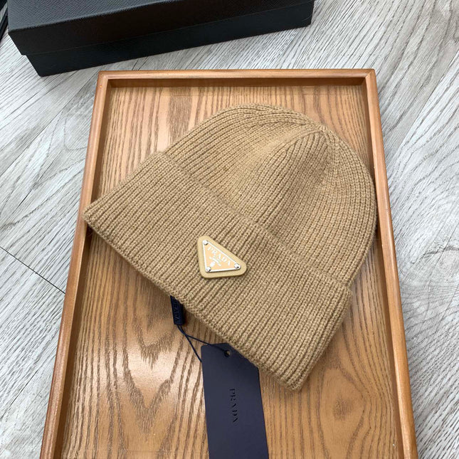 BEANIIE HAT IN CAMEL BROWN WOOL 335038