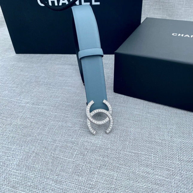 CHANEL 26S BELT 30 MM IN SKY BLUE CALFSKIN WITH GOLD HARDWARE 661514