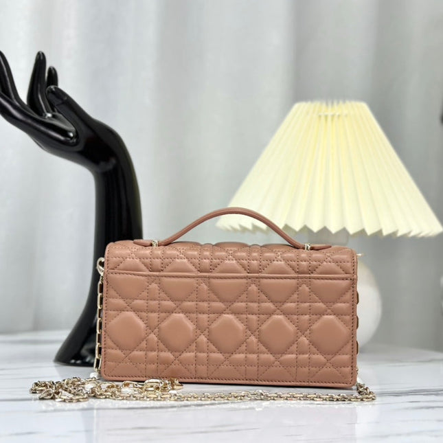 LADY CHAIN BAG 21 IN ALMOND BEIGE LAMBSKIN
