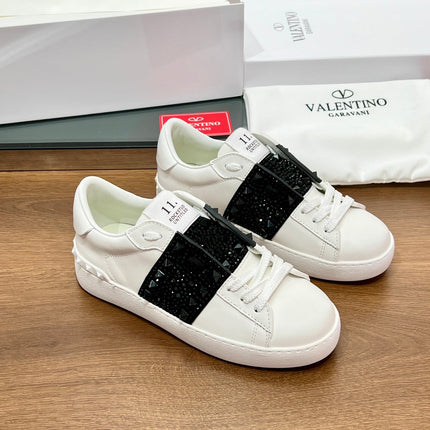 VALENTINO 25S GARAVANI ROCKSTUD UNTITLED STUDDED SNEAKERS IN WHITE LAMBSKIN AND BLACK STONE-EMBELLISHED