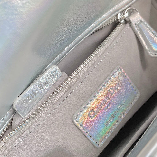 MEDIUM LADY 20 HANDBAG IN SILVER LAMBSKIN
