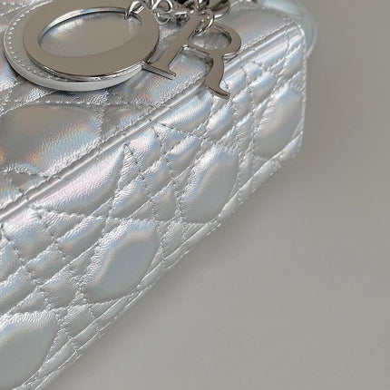 MEDIUM LADY 20 HANDBAG IN SILVER LAMBSKIN