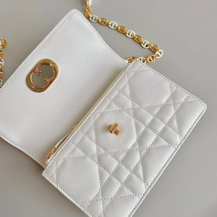 MINI CHAIN BAG 17 IN WHITE CALFSKIN