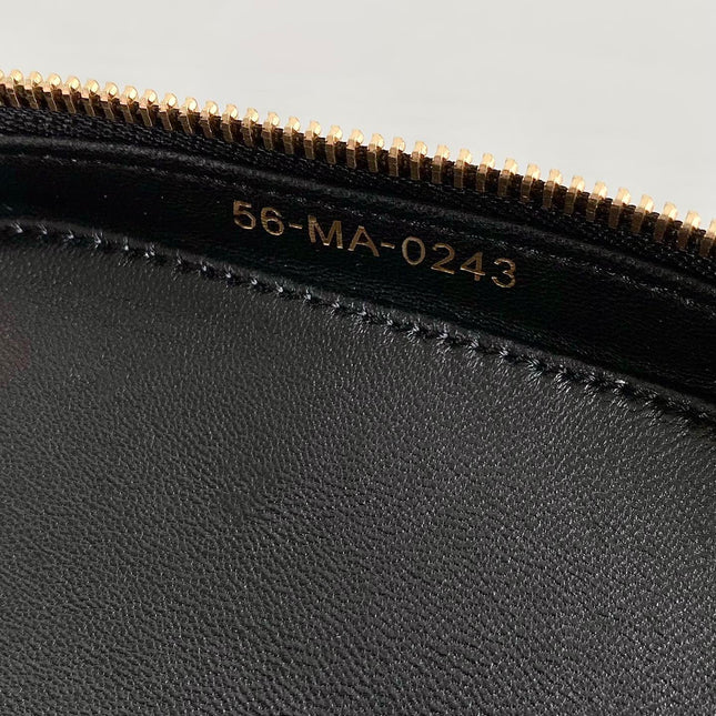 SIGNATURE VANITY 16 IN BLACK LAMBSKIN