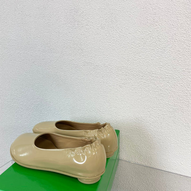 ATOMIC BALLERINA FLAT IN BISQUE BEIGE CALFSKIN