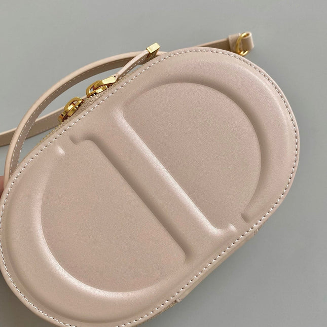 SIGNATURE 18 OVAL BAG IN BEIGE CALFSKIN