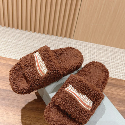 FURRY SLIDES IN BROWN CURLY SHEARLING