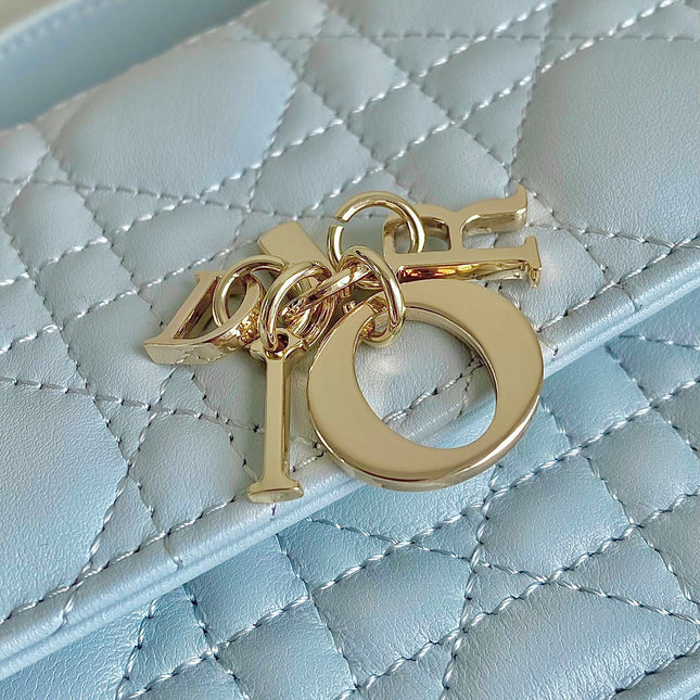 LADY 21 CHAIN BAG IN LIGHT BLUE LAMBSKIN