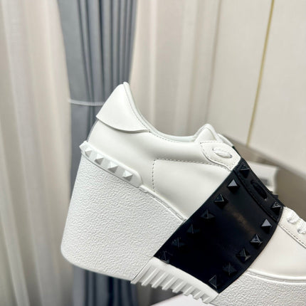 FLATFORM ROCKSTUD UNTITLED SNEAKER IN WHITE MIX BLACK CALFSKIN