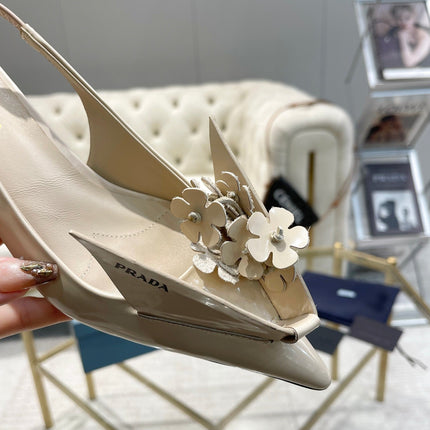 MEDIUM HEEL SLINGBACK ATTACHED CREATIVE FLOWERS IN BEIGE PATENT CALFSKIN