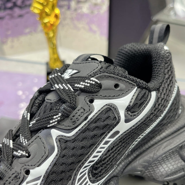 3XL SNEAKER IN BLACK MIX WHITE MESH AND POLYURETHANE