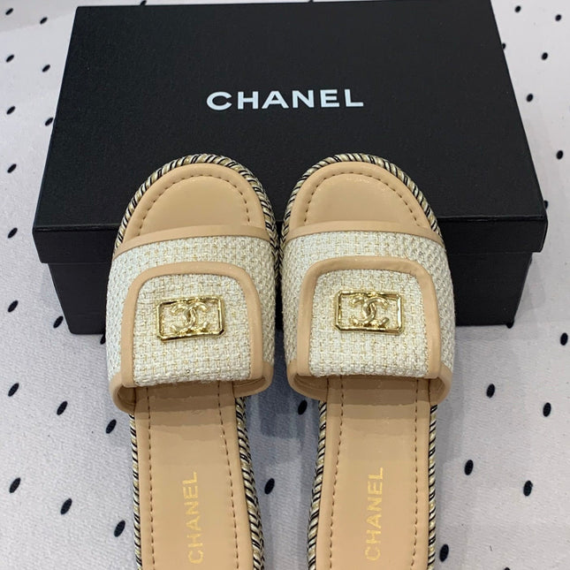 Double CC Women New Trendy Calfskin Slippers Beige Cream