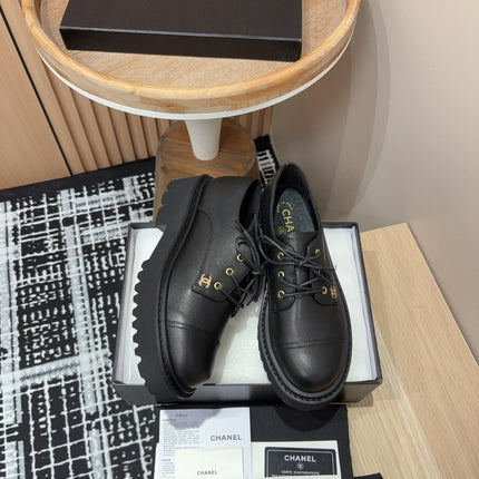 CC OXFORD SHOES IN BLACK CALFSKIN