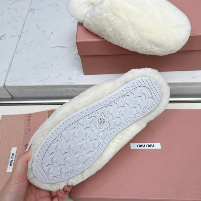 MIUMIU 26S MULES IN CREAM WHITE SHEARLING