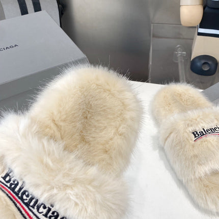 BALENCIAGA 25S FUR SLIPPERS IN LIGHT BEIGE FAUX SHEARLING