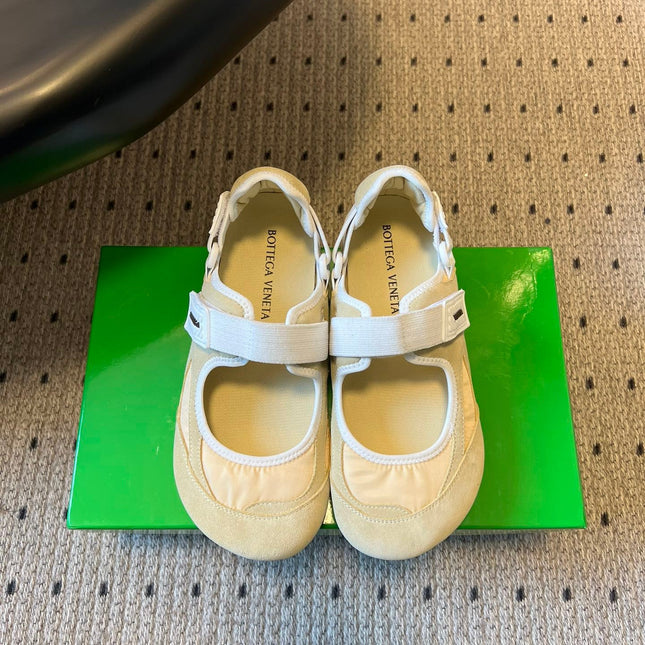 BOTTEGA VENETA 26S MARY JANE SNEAKER IN BEIGE SUEDE AND FABRIC
