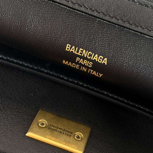 RODEO MEDIUM BAG 35 IN BLACK SMOOTH CALFSKIN GOLD HARDWARE