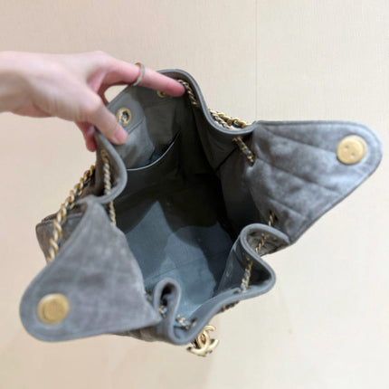 CC 25 HANDBAG IN GREY 30 SUEDE GOLD HARDWARE