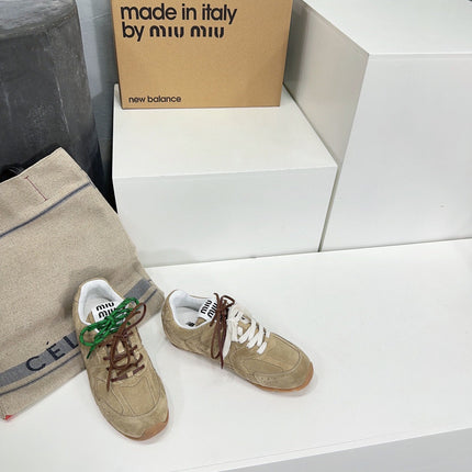 MIUxNEW 530 SNEAKER IN BROWN ECRU SUEDE
