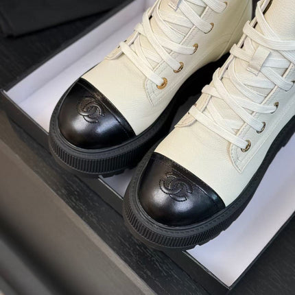 ANKLE BOOTS IN WHITE MIX BLACK CALFSKIN 936574