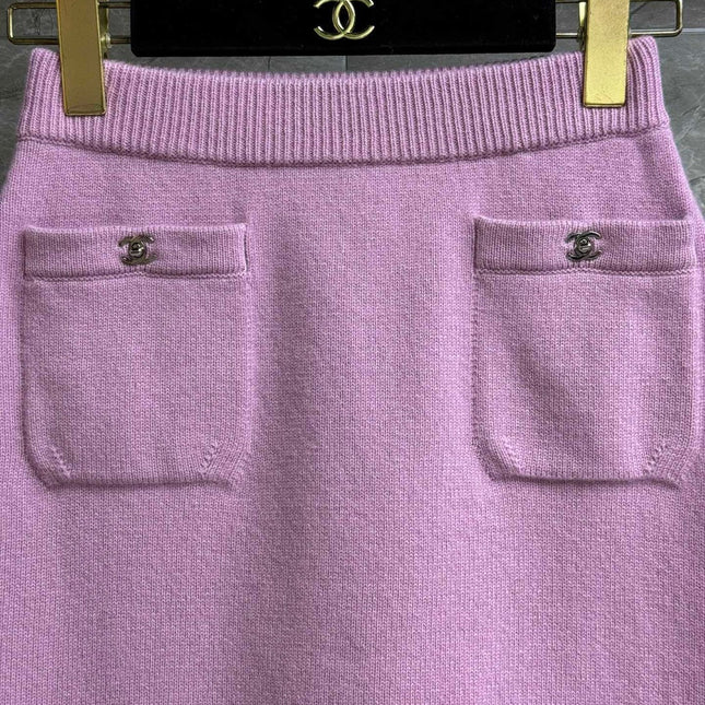 CC ICONIC SKIRT IN PINK WOOL KNIT WITH FRONT POCKETS