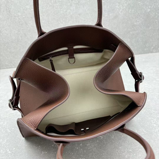 MINIMALIST STRUCTURED SILHOUETTE HANDBAG 32 IN BROWN CALFSKIN