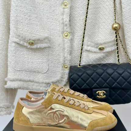 CC SNEAKER TRAINER IN GOLD-TONE CALFSKIN AND SUEDE