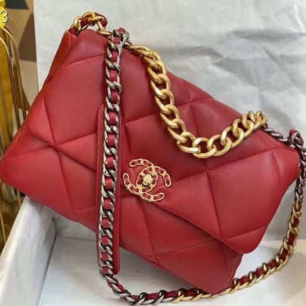 CC19 FLAP BAG 30 IN RED GOATSKIN