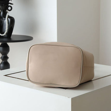 PRADA 26S BUCKET BAG IN BEIGE RENYLON