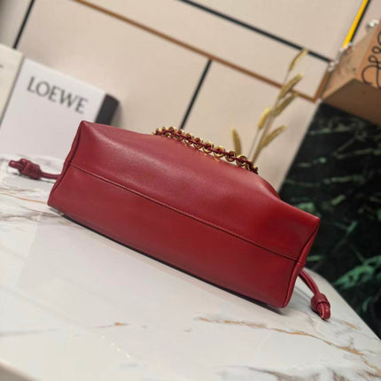 LOE MEDIUM 30 FLAMENCO PURSE BUCKET IN RED LAMBSKIN