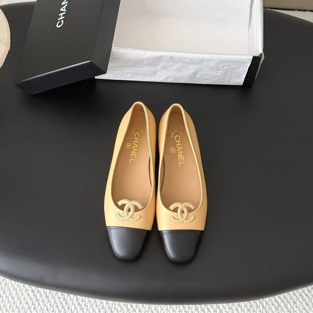 CHANEL 26S BALLET FLATS IN CAMEL BEIGE & BLACK CALFSKIN WITH CC LOGO