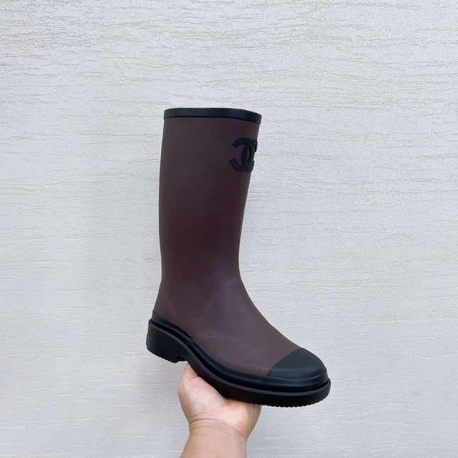 CHANEL 26S RAIN BOOT IN BURGUNDY AND BLACK COLOR
