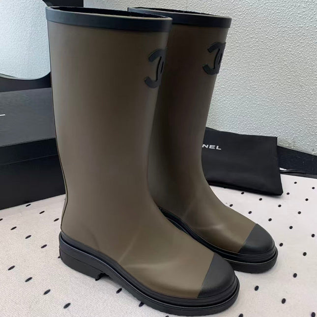 CHANEL 26S RAIN BOOT IN GREY AND BLACK COLOR