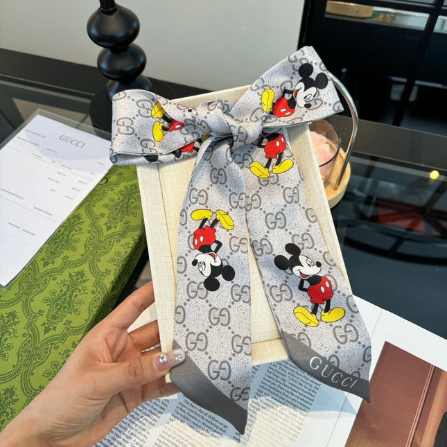 GUCCI 26S TWILLY SCARF 90 IN SILK 225239